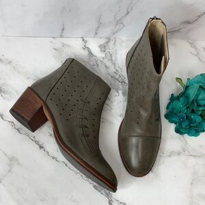 JOURNEE SIGNATURE Women's Ulima Booties 8M